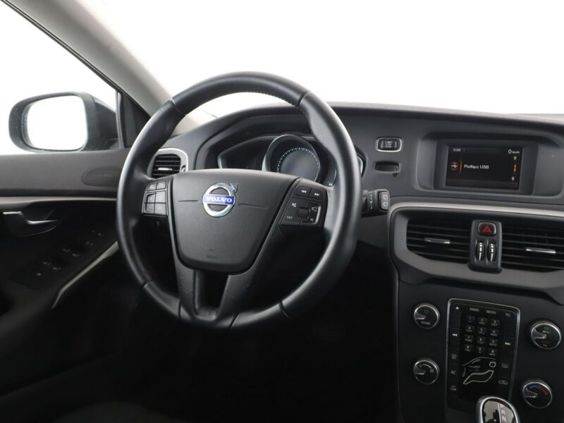 Volvo V40 1.6D Automat Klimatyzacja Tempomat Elektryka TFT ParkAssist LED II (2012-)