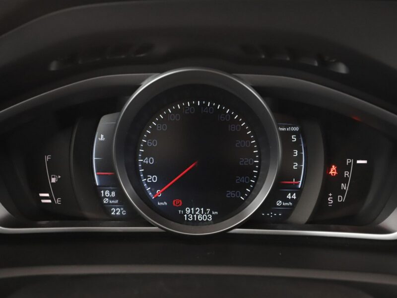 Volvo V40 1.6D Automat Klimatyzacja Tempomat Elektryka TFT ParkAssist LED II (2012-)