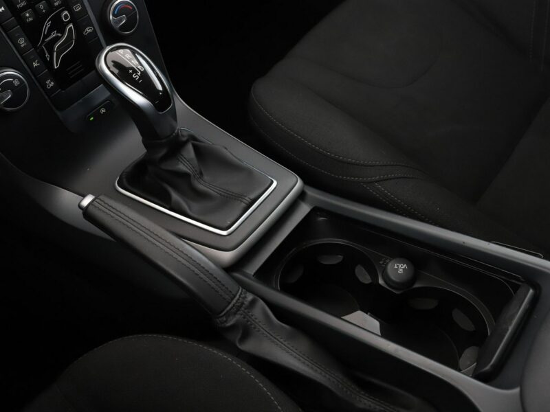Volvo V40 1.6D Automat Klimatyzacja Tempomat Elektryka TFT ParkAssist LED II (2012-)