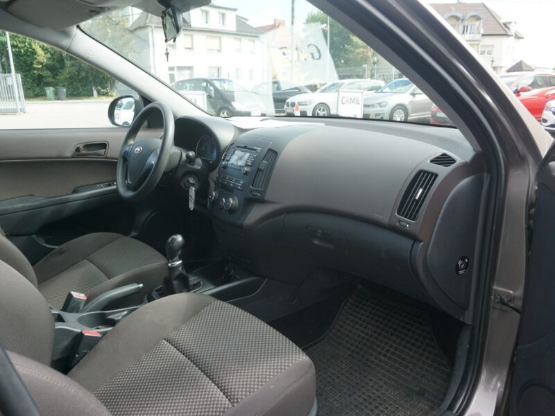 Hyundai i30 polski salon I (2002-2013)