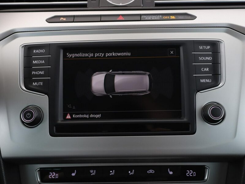 Volkswagen Passat klima auto grzane fotele czujniki parkowania B8 (2014-2023)