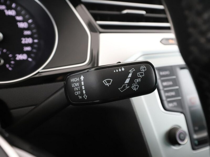 Volkswagen Passat klima auto grzane fotele czujniki parkowania B8 (2014-2023)
