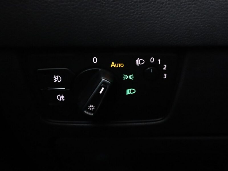 Volkswagen Passat klima auto grzane fotele czujniki parkowania B8 (2014-2023)