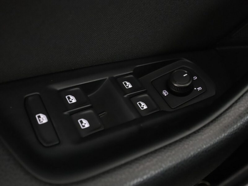 Volkswagen Passat klima auto grzane fotele czujniki parkowania B8 (2014-2023)