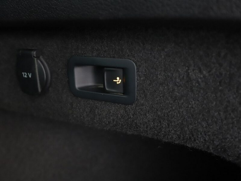 Volkswagen Passat klima auto grzane fotele czujniki parkowania B8 (2014-2023)