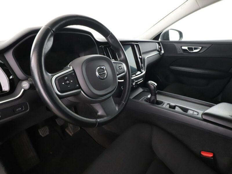 Volvo V60 full LED navi klima auto czujniki parkowania grzane fotele II (2018-)