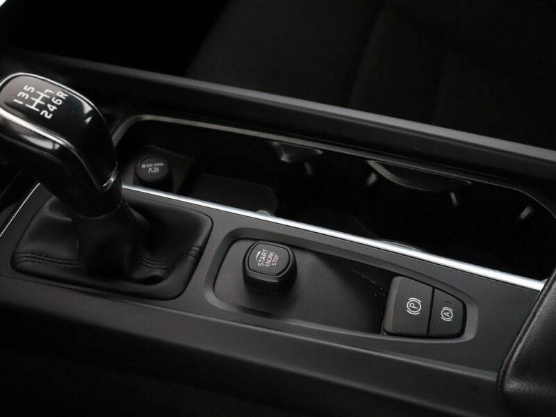 Volvo V60 full LED navi klima auto czujniki parkowania grzane fotele II (2018-)