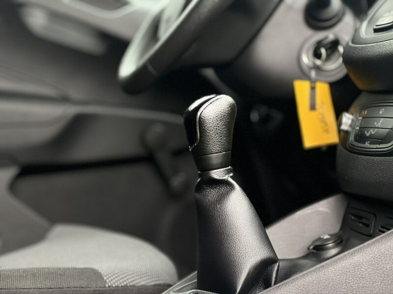 Ford Transit Courier Salon Polska Poleasingowy I właściciel Serwis ASO VAT 23% Bezwypadkowy