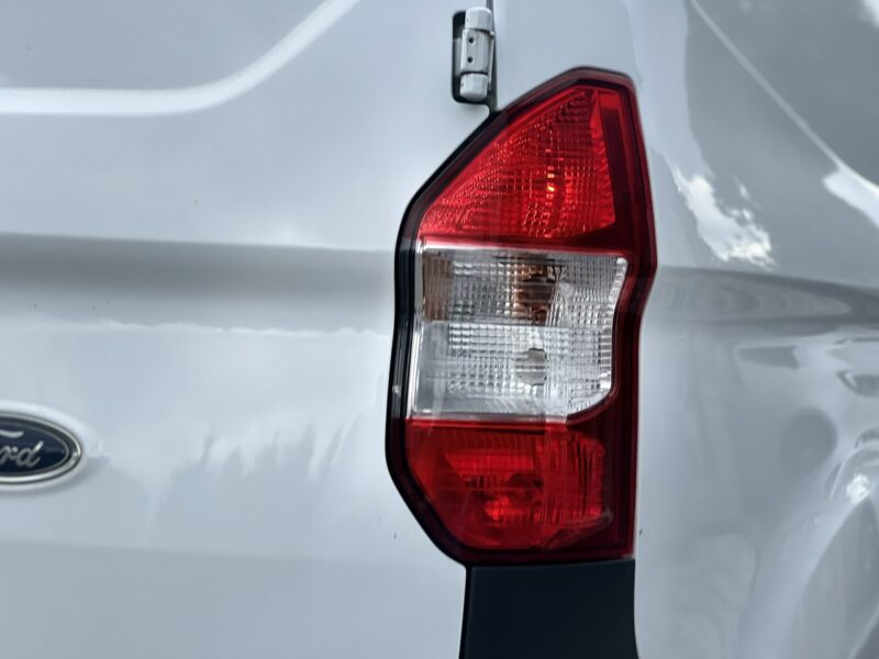 Ford Transit Courier Salon Polska Poleasingowy I właściciel Serwis ASO VAT 23% Bezwypadkowy