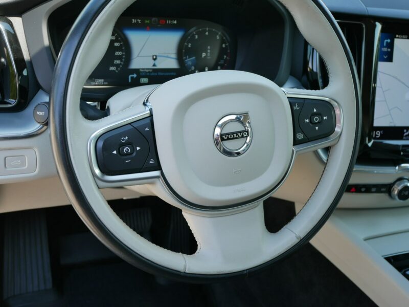 Volvo XC 60 2.0B4 197KM +14KM Momentum Pro M-hybrid +Hak -1 Wł -VAT 23% Brutto II (2017-)