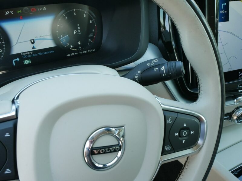 Volvo XC 60 2.0B4 197KM +14KM Momentum Pro M-hybrid +Hak -1 Wł -VAT 23% Brutto II (2017-)