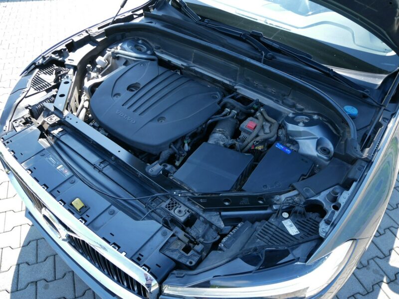 Volvo XC 60 2.0B4 197KM +14KM Momentum Pro M-hybrid +Hak -1 Wł -VAT 23% Brutto II (2017-)