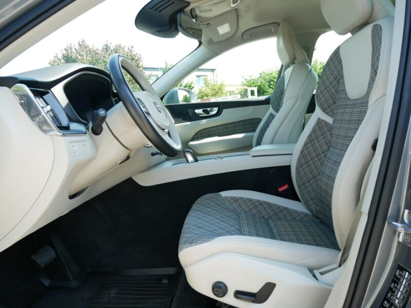 Volvo XC 60 2.0B4 197KM +14KM Momentum Pro M-hybrid +Hak -1 Wł -VAT 23% Brutto II (2017-)