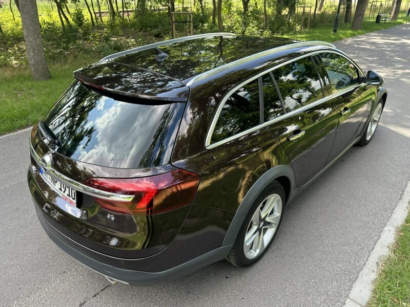 Opel Insignia Country Tourer 2.0 BiTurbo 195KM Navi Alu19'' Kamera Xenon 4x4 FULL A (2008-2017)