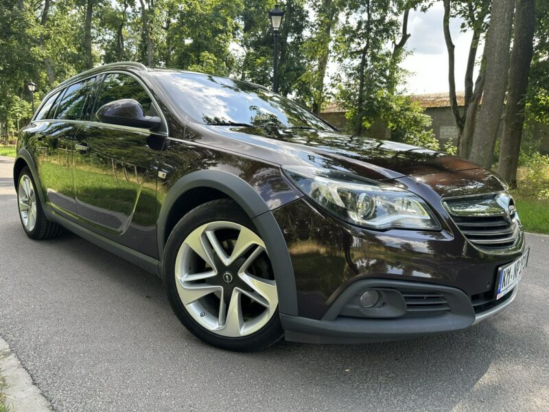 Opel Insignia Country Tourer 2.0 BiTurbo 195KM Navi Alu19'' Kamera Xenon 4x4 FULL A (2008-2017)