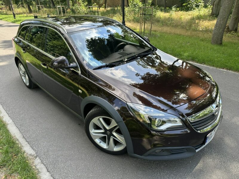 Opel Insignia Country Tourer 2.0 BiTurbo 195KM Navi Alu19'' Kamera Xenon 4x4 FULL A (2008-2017)