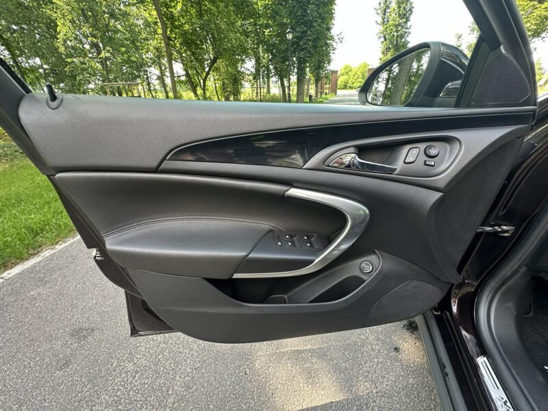 Opel Insignia Country Tourer 2.0 BiTurbo 195KM Navi Alu19'' Kamera Xenon 4x4 FULL A (2008-2017)