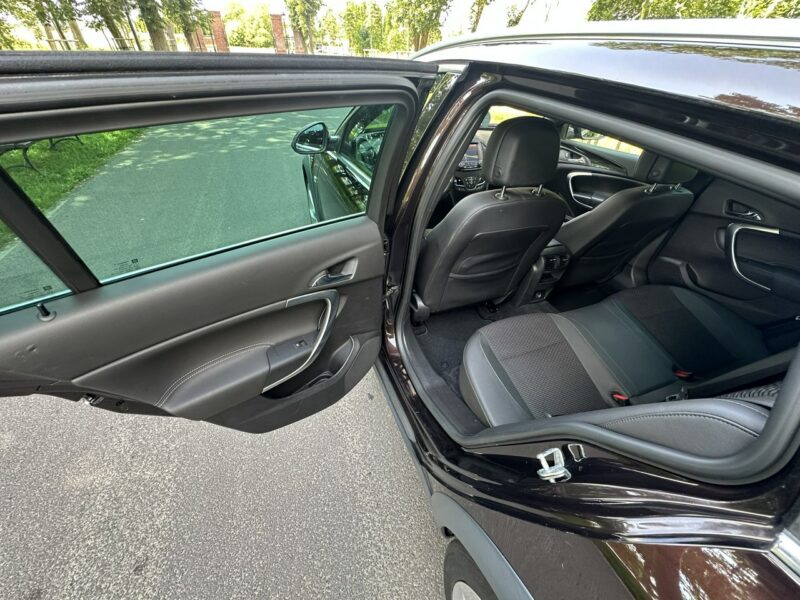 Opel Insignia Country Tourer 2.0 BiTurbo 195KM Navi Alu19'' Kamera Xenon 4x4 FULL A (2008-2017)