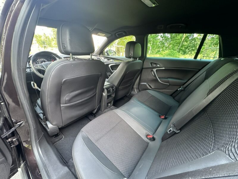 Opel Insignia Country Tourer 2.0 BiTurbo 195KM Navi Alu19'' Kamera Xenon 4x4 FULL A (2008-2017)