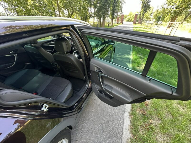 Opel Insignia Country Tourer 2.0 BiTurbo 195KM Navi Alu19'' Kamera Xenon 4x4 FULL A (2008-2017)