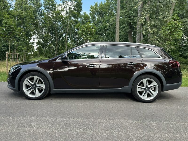 Opel Insignia Country Tourer 2.0 BiTurbo 195KM Navi Alu19'' Kamera Xenon 4x4 FULL A (2008-2017)