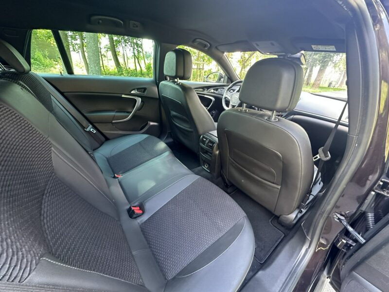 Opel Insignia Country Tourer 2.0 BiTurbo 195KM Navi Alu19'' Kamera Xenon 4x4 FULL A (2008-2017)