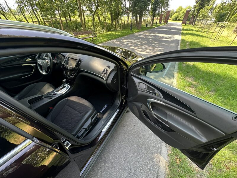 Opel Insignia Country Tourer 2.0 BiTurbo 195KM Navi Alu19'' Kamera Xenon 4x4 FULL A (2008-2017)