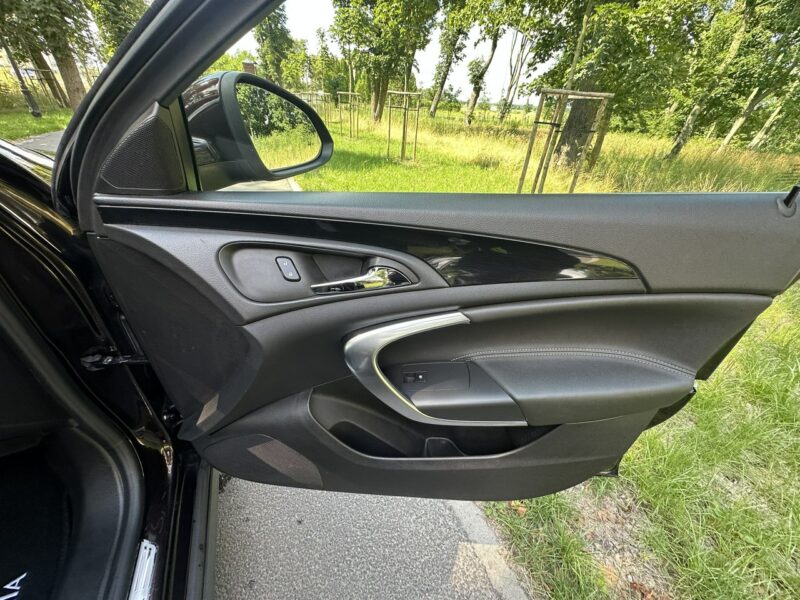 Opel Insignia Country Tourer 2.0 BiTurbo 195KM Navi Alu19'' Kamera Xenon 4x4 FULL A (2008-2017)