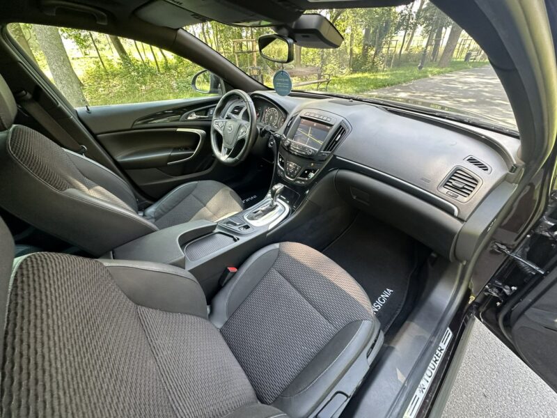 Opel Insignia Country Tourer 2.0 BiTurbo 195KM Navi Alu19'' Kamera Xenon 4x4 FULL A (2008-2017)