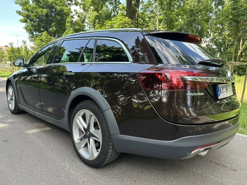 Opel Insignia Country Tourer 2.0 BiTurbo 195KM Navi Alu19'' Kamera Xenon 4x4 FULL A (2008-2017)