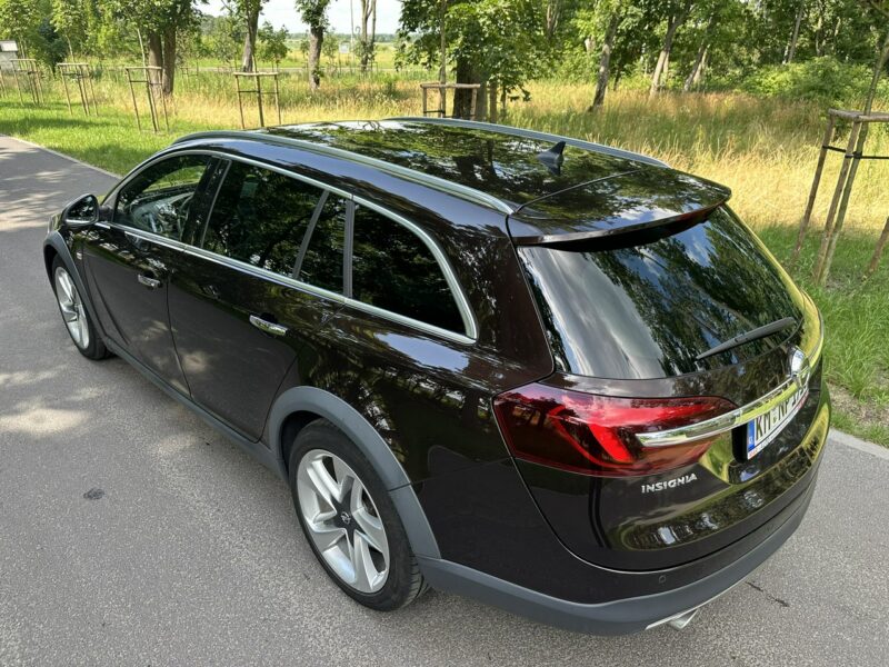 Opel Insignia Country Tourer 2.0 BiTurbo 195KM Navi Alu19'' Kamera Xenon 4x4 FULL A (2008-2017)