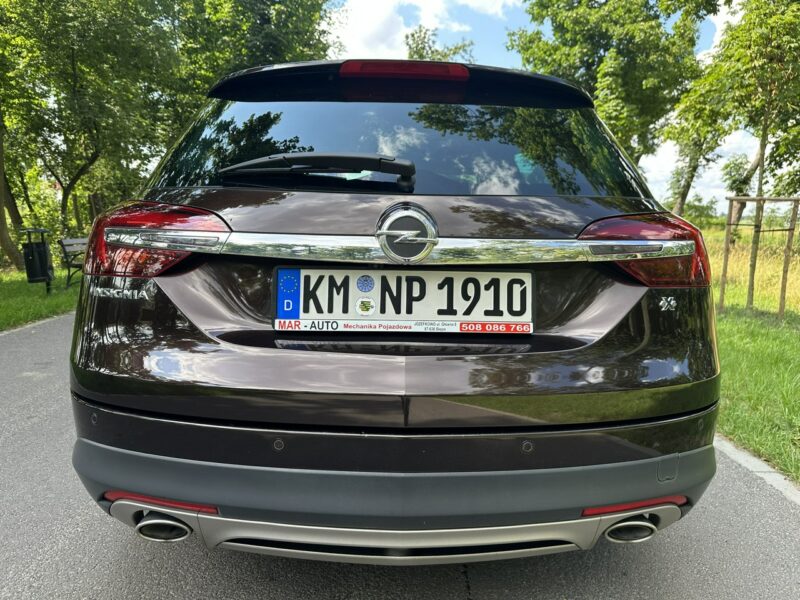 Opel Insignia Country Tourer 2.0 BiTurbo 195KM Navi Alu19'' Kamera Xenon 4x4 FULL A (2008-2017)