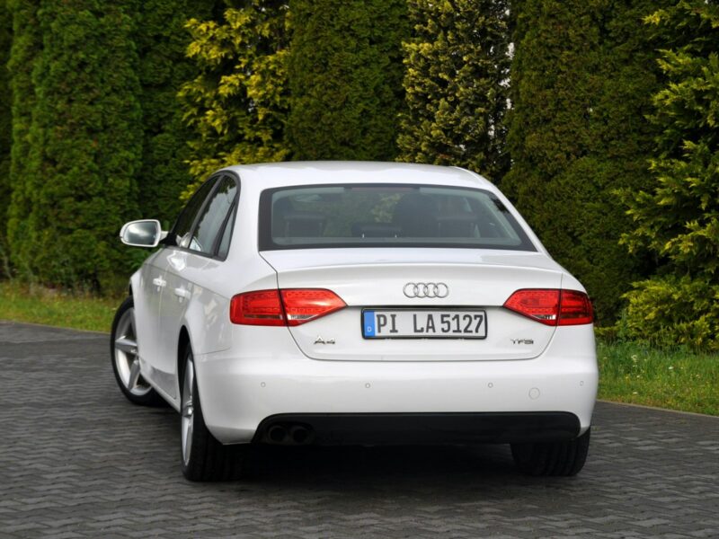 Audi A4 1.8T(160KM)*158tyś.km*Xenon*Led*Welur*Parktronik*I Wł*Alu 18"ASO Audi B8 (2007-2015)
