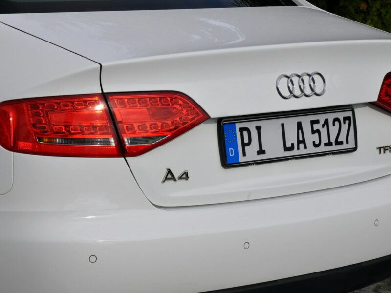 Audi A4 1.8T(160KM)*158tyś.km*Xenon*Led*Welur*Parktronik*I Wł*Alu 18"ASO Audi B8 (2007-2015)