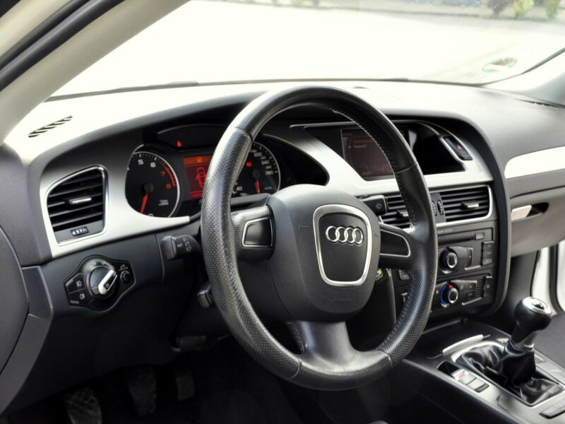 Audi A4 1.8T(160KM)*158tyś.km*Xenon*Led*Welur*Parktronik*I Wł*Alu 18"ASO Audi B8 (2007-2015)