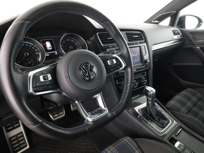 Volkswagen Golf PHEV bi-xenon navi klima auto kamera i czujniki parkowania grzane fote VII (2012-)