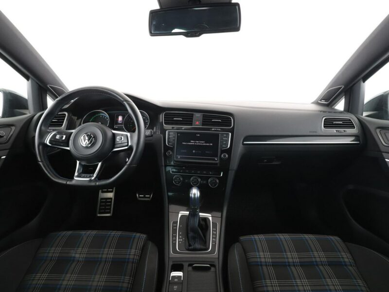 Volkswagen Golf PHEV bi-xenon navi klima auto kamera i czujniki parkowania grzane fote VII (2012-)