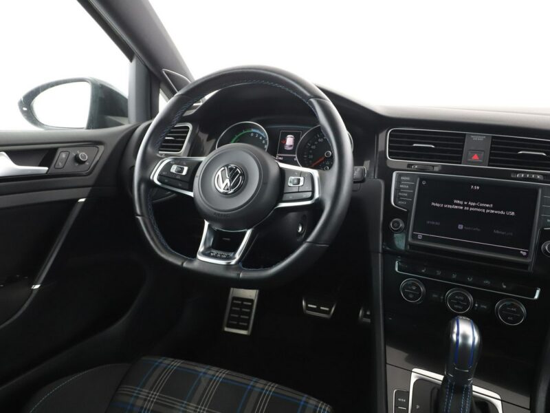Volkswagen Golf PHEV bi-xenon navi klima auto kamera i czujniki parkowania grzane fote VII (2012-)