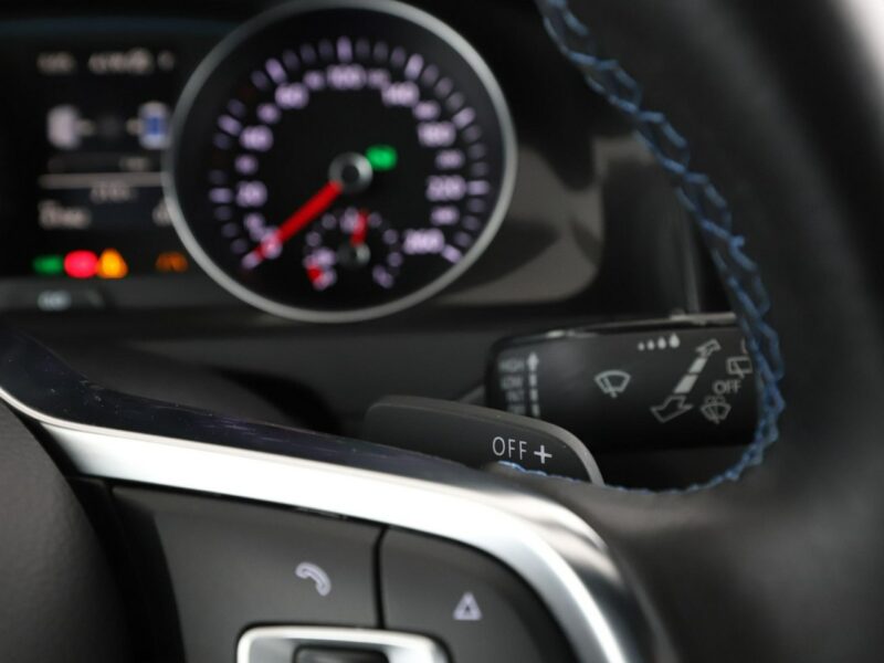 Volkswagen Golf PHEV bi-xenon navi klima auto kamera i czujniki parkowania grzane fote VII (2012-)