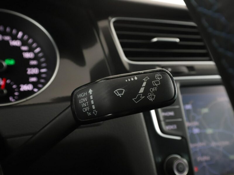 Volkswagen Golf PHEV bi-xenon navi klima auto kamera i czujniki parkowania grzane fote VII (2012-)