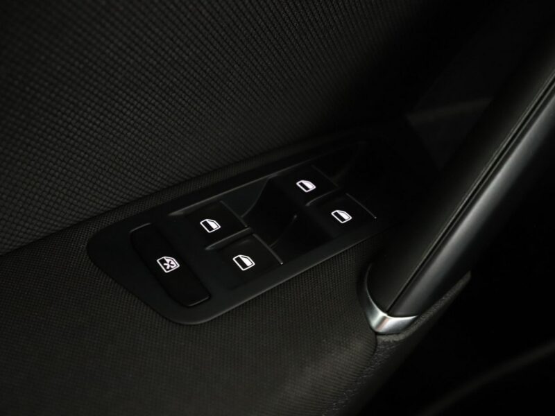 Volkswagen Golf PHEV bi-xenon navi klima auto kamera i czujniki parkowania grzane fote VII (2012-)