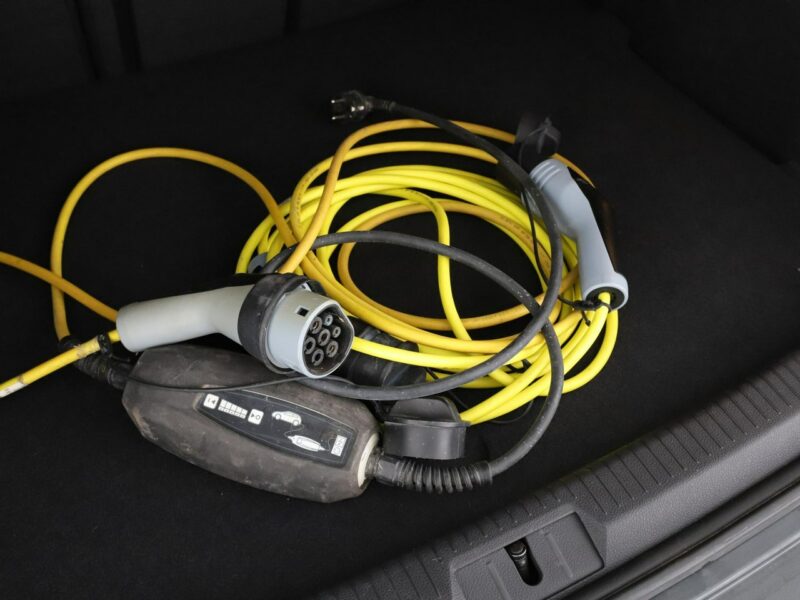 Volkswagen Golf PHEV bi-xenon navi klima auto kamera i czujniki parkowania grzane fote VII (2012-)