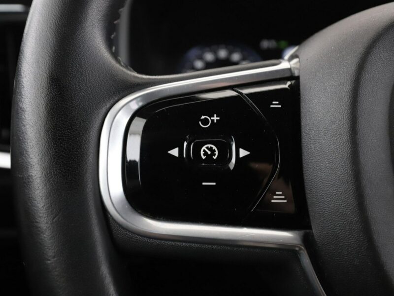 Volvo V90 automat full LED skóra navi el. sterowane i grzane fotele czujniki par
