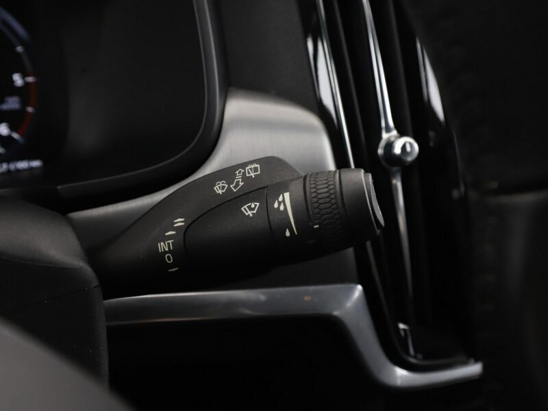 Volvo V90 automat full LED skóra navi el. sterowane i grzane fotele czujniki par