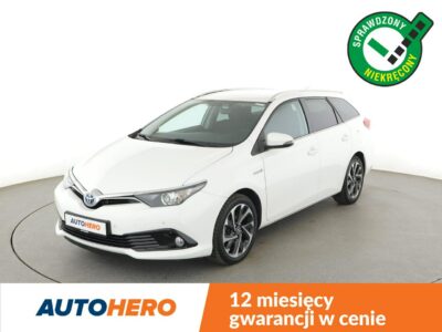 Toyota Auris HEV klima auto kamera i czujniki parkowania grzane fotele II (2012-)