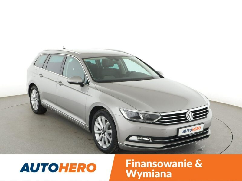 Volkswagen Passat navi skóra/alcantara LED klima auto grzane fotele czujniki parkowania B8 (2014-2023)