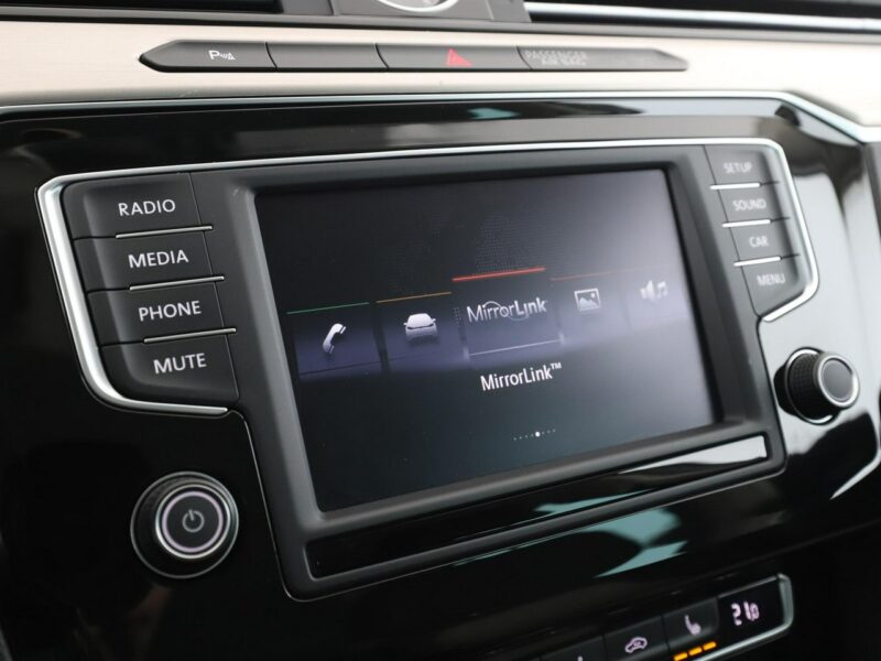 Volkswagen Passat navi skóra/alcantara LED klima auto grzane fotele czujniki parkowania B8 (2014-2023)