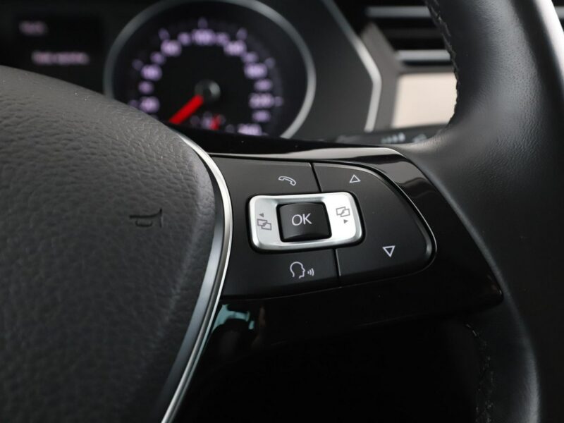 Volkswagen Passat navi skóra/alcantara LED klima auto grzane fotele czujniki parkowania B8 (2014-2023)