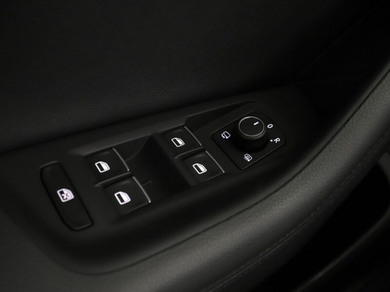 Volkswagen Passat navi skóra/alcantara LED klima auto grzane fotele czujniki parkowania B8 (2014-2023)