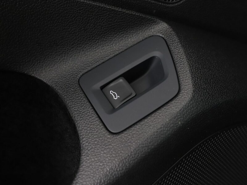 Volkswagen Passat navi skóra/alcantara LED klima auto grzane fotele czujniki parkowania B8 (2014-2023)